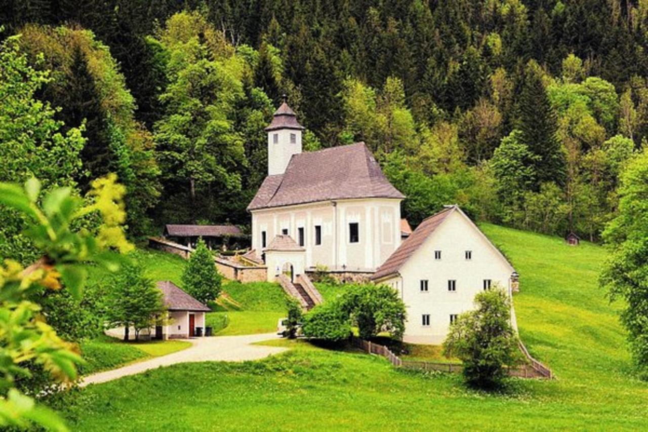Hotel Die Traube Admont Exteriör bild