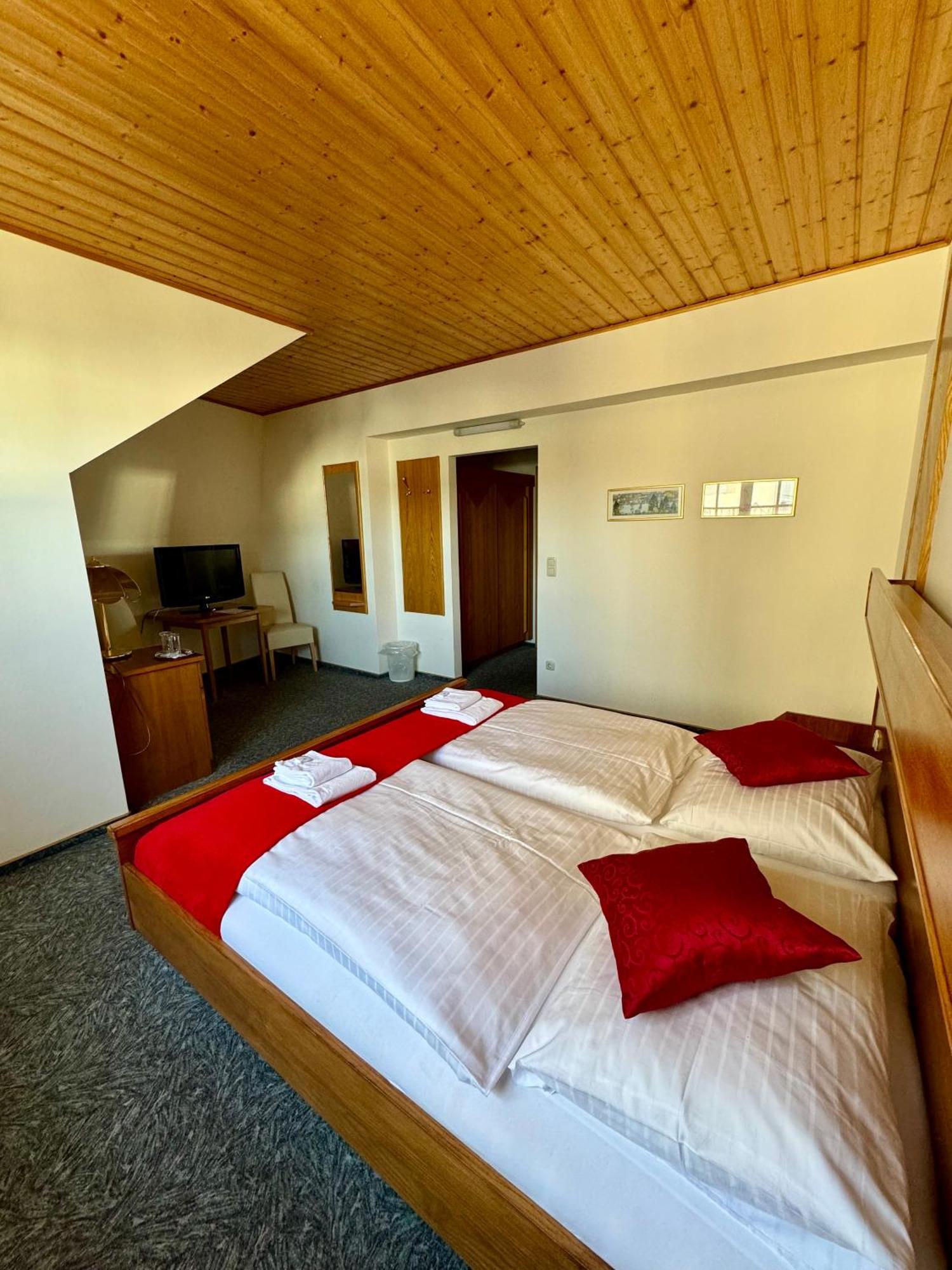 Hotel Die Traube Admont Exteriör bild
