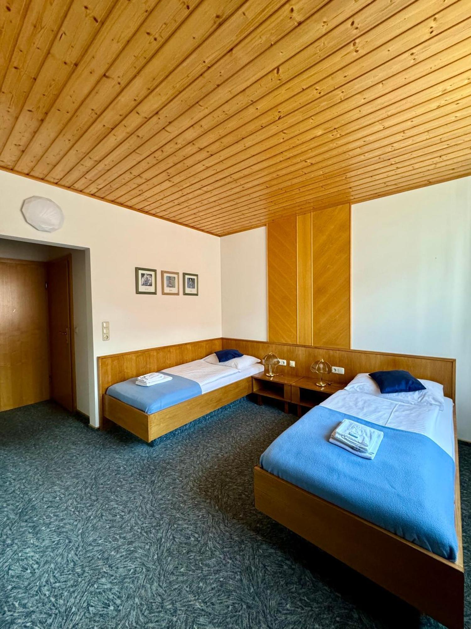 Hotel Die Traube Admont Exteriör bild